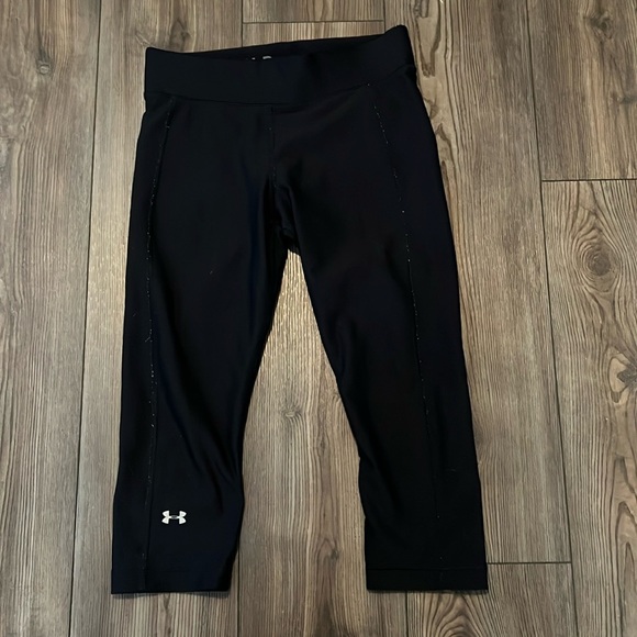 Under Armour Capris size medium - Picture 1 of 5